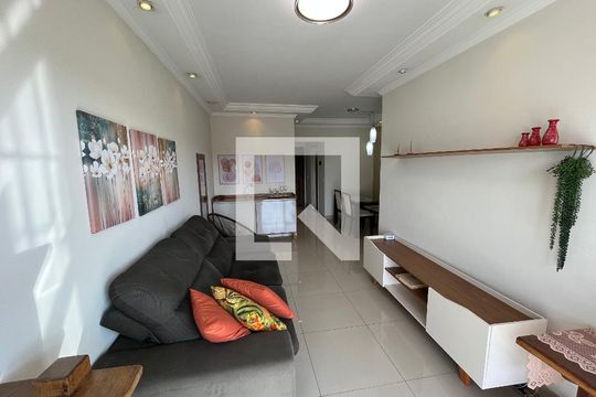 Sala de TV de apartamento para alugar com 3 quartos, 75m² em Vila Pirajussara, São Paulo