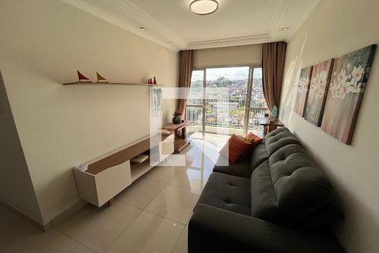 Sala de TV de apartamento para alugar com 3 quartos, 75m² em Vila Pirajussara, São Paulo