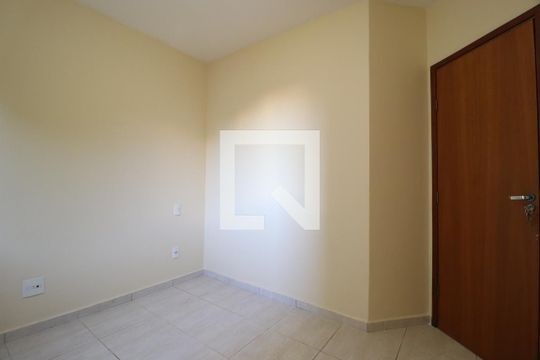 Quarto 1 de apartamento para alugar com 2 quartos, 55m² em Santa Mônica, Uberlândia