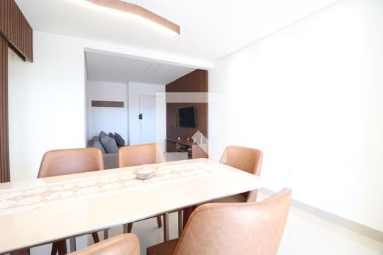 Sala de apartamento para alugar com 2 quartos, 70m² em Patrimônio, Uberlândia