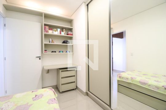 Quarto 1 de apartamento para alugar com 2 quartos, 70m² em Patrimônio, Uberlândia