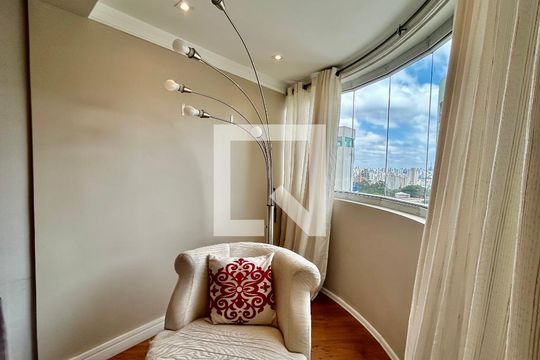 Apartamento para alugar com 3 quartos, 180m² em Vila Bertioga, São Paulo