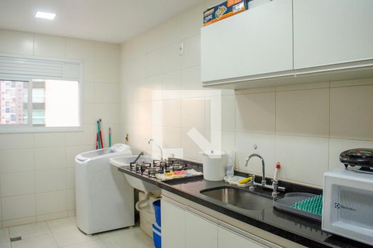 Cozinha de apartamento à venda com 1 quarto, 59m² em Jardim Goiás, Goiânia