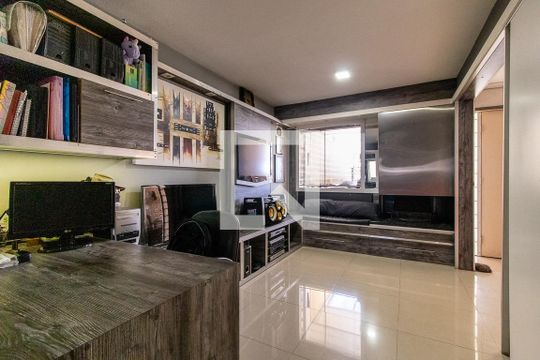 Sala de casa à venda com 4 quartos, 200m² em Capão Raso, Curitiba