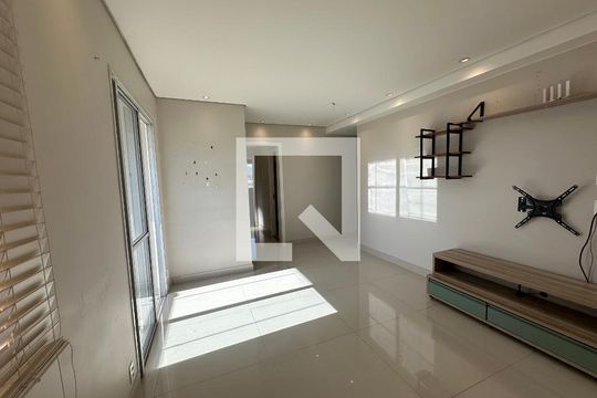 Sala de apartamento para alugar com 2 quartos, 72m² em Tamboré, Barueri
