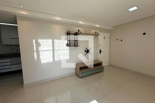 Sala de apartamento para alugar com 2 quartos, 72m² em Tamboré, Barueri