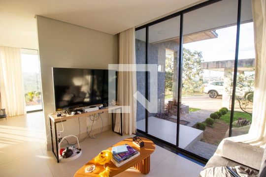 Casa à venda com 3 quartos, 790m² em Setor Habitacional Arniqueira, Brasília