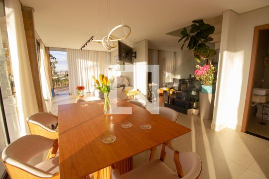 Casa à venda com 3 quartos, 790m² em Setor Habitacional Arniqueira, Brasília