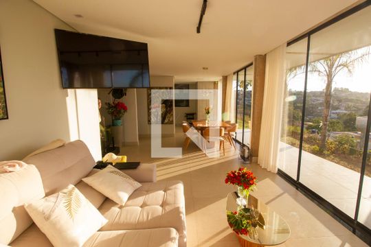 Casa à venda com 3 quartos, 790m² em Setor Habitacional Arniqueira, Brasília