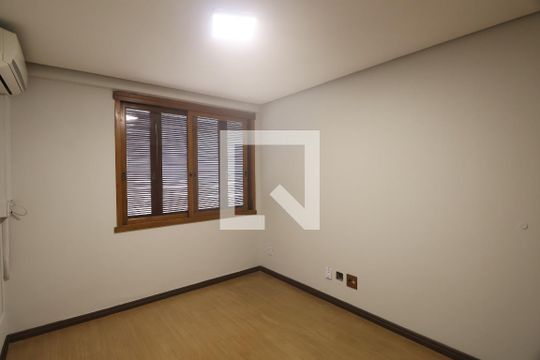 Quarto 1 de apartamento para alugar com 3 quartos, 166m² em Vila Eunice Nova, Cachoeirinha
