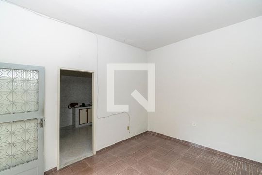Sala de casa para alugar com 2 quartos, 70m² em Bonsucesso, Rio de Janeiro