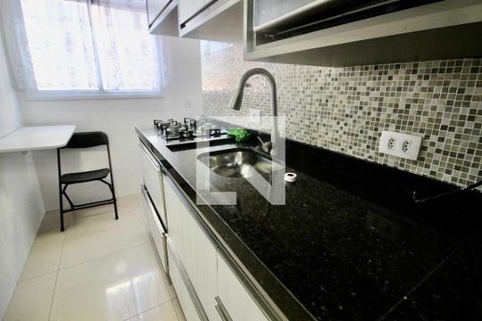 Cozinha  de apartamento para alugar com 1 quarto, 35m² em Vila Guilhermina, São Paulo