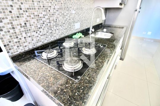 Cozinha  de apartamento para alugar com 1 quarto, 35m² em Vila Guilhermina, São Paulo