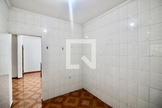 Corredor de casa para alugar com 2 quartos, 110m² em Parque Boturussu, São Paulo