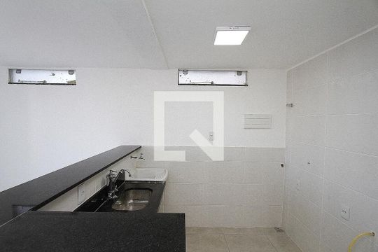 Cozinha de casa para alugar com 2 quartos, 41m² em Sagrada Família, Belo Horizonte