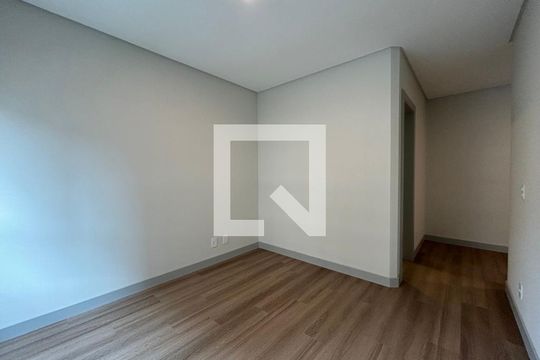 Quarto 1 de apartamento para alugar com 3 quartos, 126m² em Centro, Florianópolis
