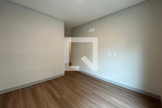 Quarto 1 de apartamento para alugar com 3 quartos, 126m² em Centro, Florianópolis
