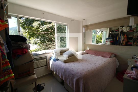 Quarto 1 de casa de condomínio para alugar com 2 quartos, 70m² em Itanhangá, Rio de Janeiro