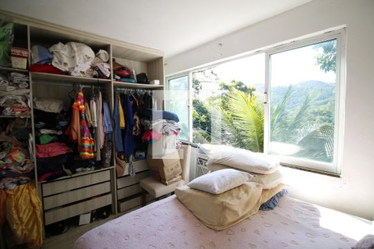 Quarto 1 de casa de condomínio para alugar com 2 quartos, 70m² em Itanhangá, Rio de Janeiro