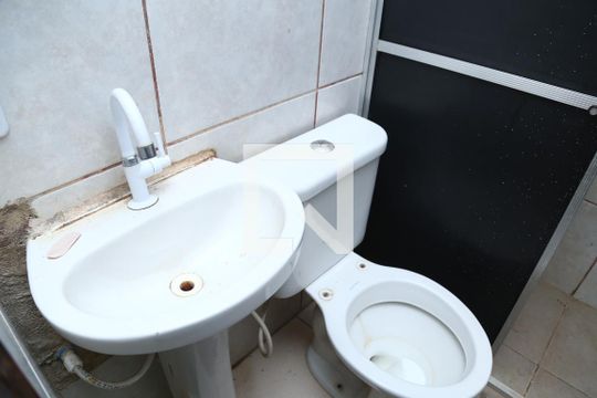 Apartamento 1 - Banheiro do andar superior de apartamento para alugar com 2 quartos, 91m² em Vila Maria, Aparecida de Goiânia
