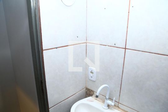 Apartamento 1 - Banheiro do andar superior de apartamento para alugar com 2 quartos, 91m² em Vila Maria, Aparecida de Goiânia
