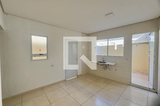 Studio de casa para alugar com 1 quarto, 35m² em Jardim das Oliveiras 2, Guarulhos