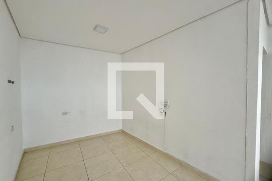 Quarto de casa para alugar com 1 quarto, 35m² em Jardim das Oliveiras 2, Guarulhos