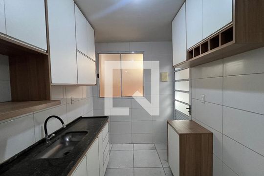 Cozinha de casa para alugar com 2 quartos, 48m² em Bom Sossego, Ribeirão das Neves