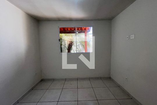 Quarto 1 de casa para alugar com 2 quartos, 48m² em Bom Sossego, Ribeirão das Neves