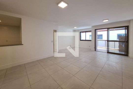 Sala de apartamento para alugar com 3 quartos, 120m² em Charitas, Niterói
