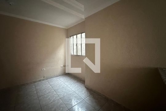 Sala de casa para alugar com 2 quartos, 50m² em Parque Imperial, Barueri