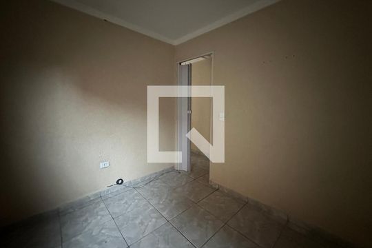 Quarto 1 de casa para alugar com 2 quartos, 50m² em Parque Imperial, Barueri