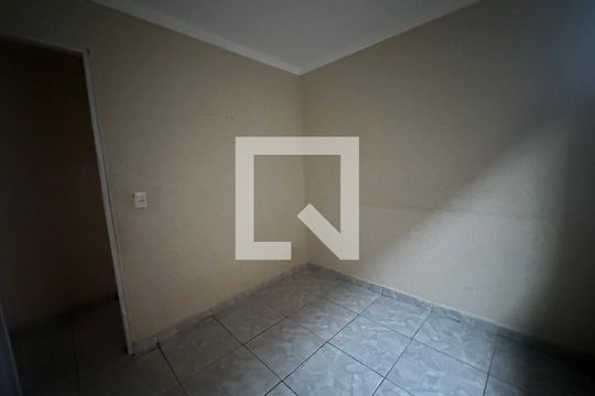 Quarto 1 de casa para alugar com 2 quartos, 50m² em Parque Imperial, Barueri