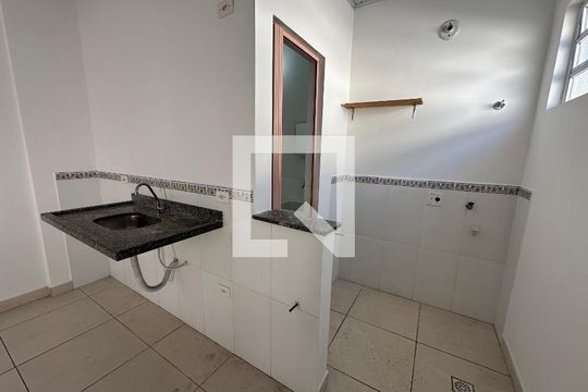 Kitnet de casa para alugar com 1 quarto, 25m² em Parque Sao Vicente, São Vicente