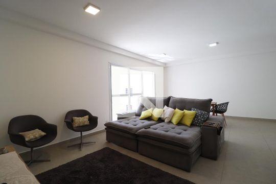 Sala de apartamento para alugar com 3 quartos, 110m² em Jardim Karaíba, Uberlândia