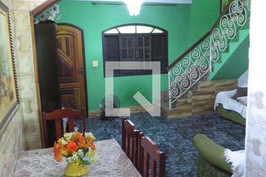 Sala de casa para alugar com 4 quartos, 220m² em Boaçu, São Gonçalo
