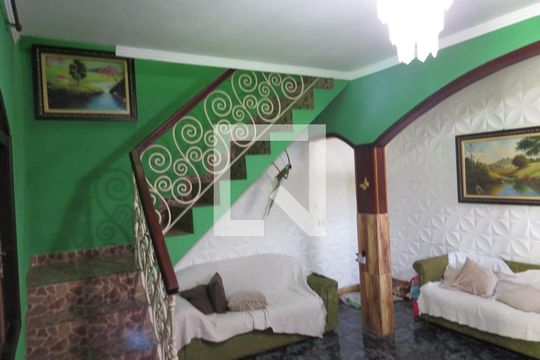 Sala de casa para alugar com 4 quartos, 220m² em Boaçu, São Gonçalo