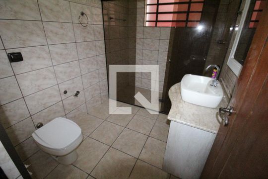 Banheiro de casa para alugar com 3 quartos, 228m² em Vila Tesouro, São José dos Campos