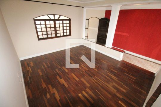 Sala de casa para alugar com 3 quartos, 228m² em Vila Tesouro, São José dos Campos