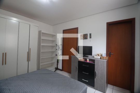Quarto Suíte de apartamento para alugar com 2 quartos, 70m² em Centro, Canoas