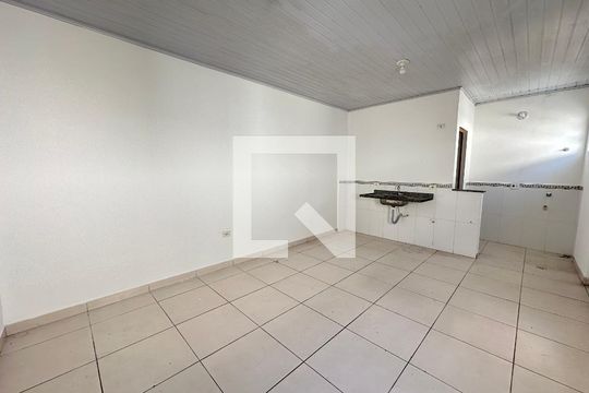 Kitnet de casa para alugar com 1 quarto, 25m² em Parque Sao Vicente, São Vicente