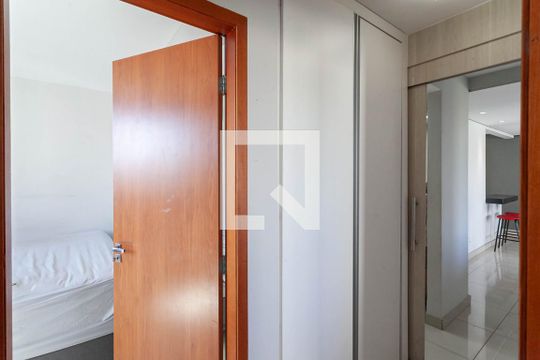Corredor de apartamento para alugar com 3 quartos, 85m² em Bandeirantes (pampulha), Belo Horizonte