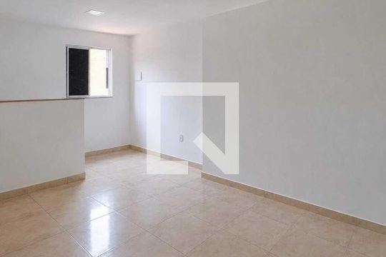 Sala de apartamento para alugar com 2 quartos, 42m² em Itacolomi, Rio de Janeiro