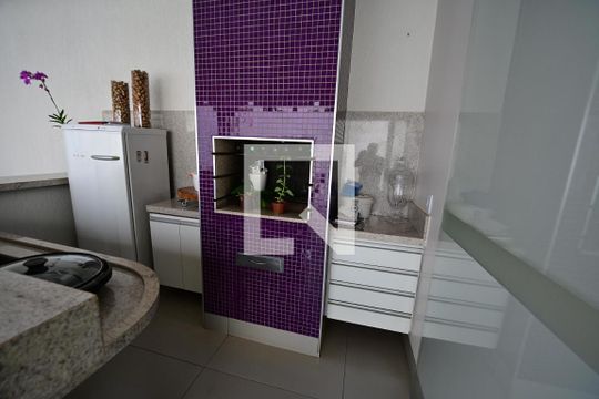 Casa à venda com 4 quartos, 440m² em Jardim Ana Lúcia, Goiânia