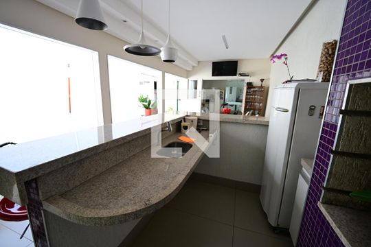 Casa à venda com 4 quartos, 440m² em Jardim Ana Lúcia, Goiânia