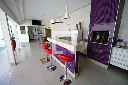 Casa à venda com 4 quartos, 440m² em Jardim Ana Lúcia, Goiânia