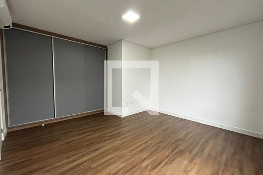 Suíte 2 de casa para alugar com 2 quartos, 150m² em Rio Tavares, Florianópolis