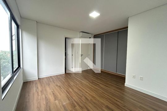 Suíte 2 de casa para alugar com 2 quartos, 150m² em Rio Tavares, Florianópolis