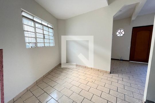 Sala de casa para alugar com 3 quartos, 166m² em Vila Nova Alba, São Paulo