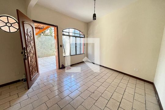 Sala de casa para alugar com 3 quartos, 166m² em Vila Nova Alba, São Paulo